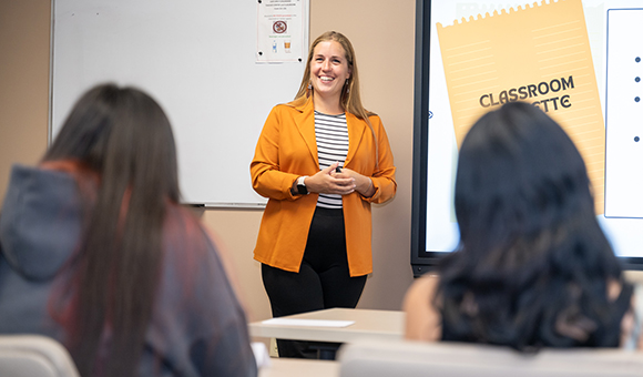 Kayla Merchant teaches an Early Childhood class.