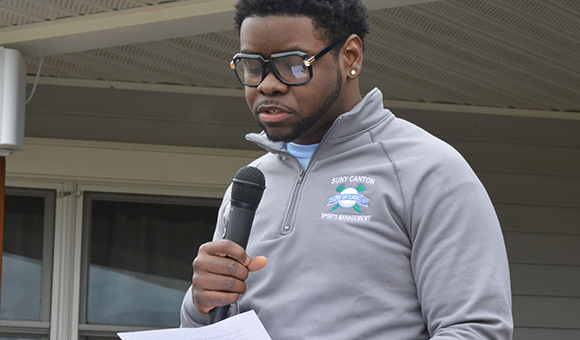 Marcus Smith welcomes the golfers.