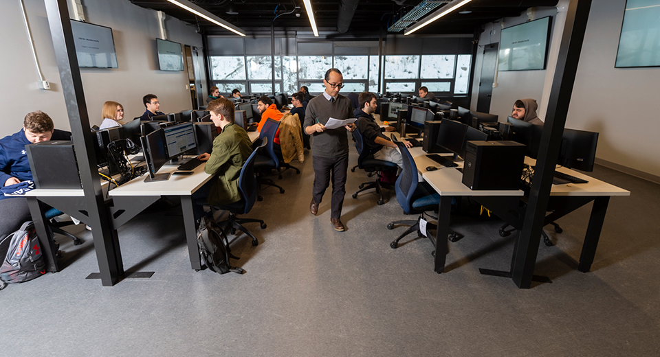 Kambiz Ghazinour teaches a class in the new Cybersecurity lab.