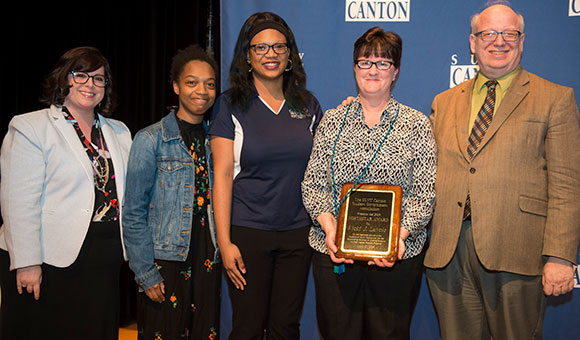 Student recognize Vicki Lavoie with the Northstar Award