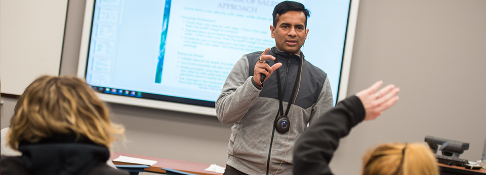 Professor Umesh Kumar speaks to a flex class.