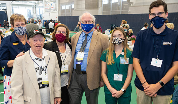 Daniel, Jill and Zvi Szafran are joined by Provost DeCooke and student scholarship recipients, Kourtney Peets and Benjamin York.