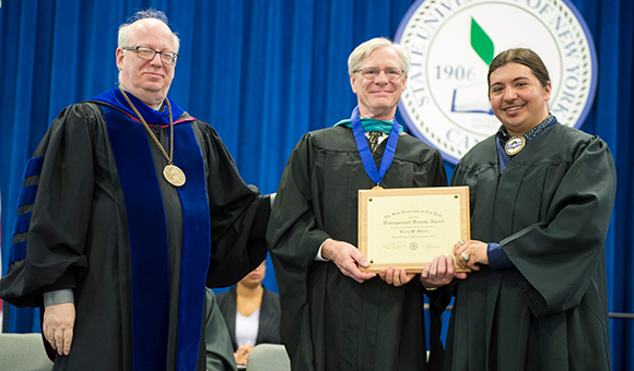 Professor Emeritus Barry Walch receives the Distinguished Faculty Award